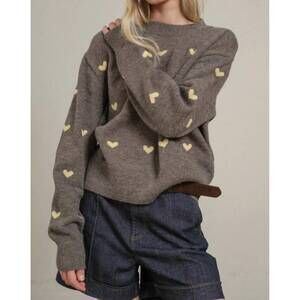 NEW MINT EXCLUSIVES heart point knit sweater in grey